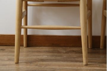 中古　北欧家具　老舗家具メーカー CARL HANSEN & SON(カール・ハンセン&サン)　ハンス J. ウェグナー(HANS J. WEGNER)デザイン　CH24　特徴的なラインを描く美しいフォルムのYチェア(ワイチェア、ダイニングチェア、アームチェア、イス、椅子)(R-078925)