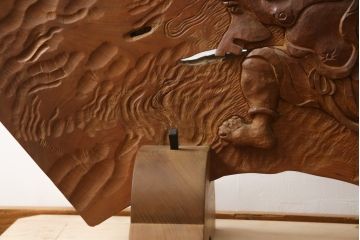 中古　総欅(ケヤキ)材　建仁寺　琳派　俵屋宗達筆の雷神を力強く彫り上げた衝立て(パーテーション、衝い立て、つい立て、間仕切り、ディスプレイ)(R-078926)