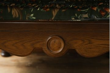 中古　飛騨産業　キツツキ　穂高シリーズ　シックで優雅な雰囲気漂う1人掛けソファ(アームチェア、一人掛け)(R-078928)