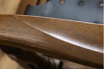 中古　飛騨産業　キツツキ　穂高シリーズ　シックで優雅な雰囲気漂う1人掛けソファ(アームチェア、一人掛け)(R-078928)