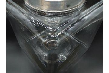 アンティーク雑貨　当時物　デッドストック　アルミ蓋　多種多様の使い道ができるガラス瓶(角型、角瓶、キャニスター、ガラスビン、菓子瓶、硝子、フタ付き、小物入れ、ディスプレイ雑貨、古道具、店舗什器)(R-078935)