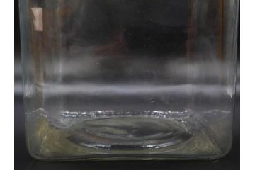 アンティーク雑貨　当時物　デッドストック　アルミ蓋　シンプルで使い勝手の良いガラス瓶(角型、角瓶、キャニスター、ガラスビン、菓子瓶、硝子、フタ付き、小物入れ、ディスプレイ雑貨、古道具、店舗什器)(R-078936)