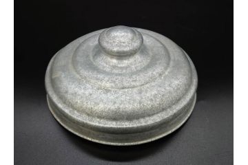 アンティーク雑貨　当時物　デッドストック　アルミ蓋　シンプルで使い勝手の良いガラス瓶(角型、角瓶、キャニスター、ガラスビン、菓子瓶、硝子、フタ付き、小物入れ、ディスプレイ雑貨、古道具、店舗什器)(R-078936)