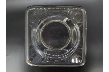 アンティーク雑貨　当時物　デッドストック　アルミ蓋　シンプルでお部屋になじみやすいガラス瓶2点セット(角型、角瓶、キャニスター、ガラスビン、菓子瓶、硝子、フタ付き、小物入れ、ディスプレイ雑貨、古道具、店舗什器)(R-078938)