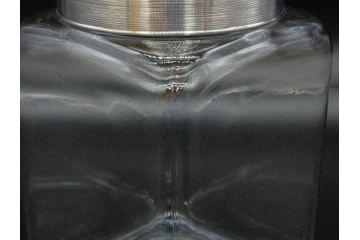 アンティーク雑貨　当時物　デッドストック　アルミ蓋　シンプルでお部屋になじみやすいガラス瓶2点セット(角型、角瓶、キャニスター、ガラスビン、菓子瓶、硝子、フタ付き、小物入れ、ディスプレイ雑貨、古道具、店舗什器)(R-078938)