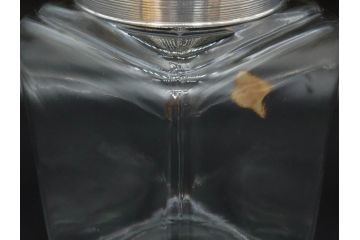 アンティーク雑貨　当時物　デッドストック　アルミ蓋　お部屋の雰囲気によく馴染むガラス瓶2点セット(角型、角瓶、キャニスター、ガラスビン、菓子瓶、硝子、フタ付き、小物入れ、ディスプレイ雑貨、古道具、店舗什器)(R-078939)