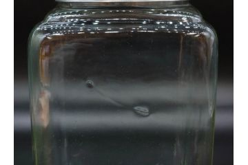 アンティーク雑貨　当時物　デッドストック　アルミ蓋　シンプルで使いやすいガラス瓶2点セット(角型、角瓶、キャニスター、ガラスビン、菓子瓶、硝子、フタ付き、小物入れ、ディスプレイ雑貨、古道具、店舗什器)(R-078942)