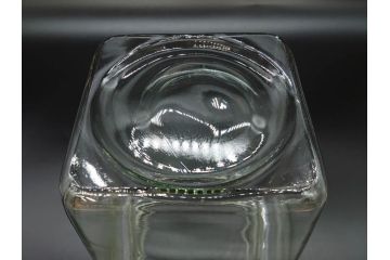 アンティーク雑貨　当時物　デッドストック　アルミ蓋　シンプルで使いやすいガラス瓶2点セット(角型、角瓶、キャニスター、ガラスビン、菓子瓶、硝子、フタ付き、小物入れ、ディスプレイ雑貨、古道具、店舗什器)(R-078942)