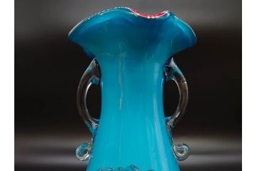 大正〜昭和初期　青/ピンク　紫陽花文様を引き立たせる色鮮やかな被せガラスが美しい花瓶(アジサイ、色被せ、吹きガラス、フリル、フラワーベース、花器、花入、花生、硝子)(R-078943)