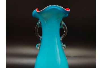 大正〜昭和初期　青/ピンク　被せガラス　紫陽花文様　まるで花びらのような縁に惹かれる花瓶(アジサイ、色被せ、吹きガラス、フリル、フラワーベース、花器、花入、花生、硝子)(R-078944)