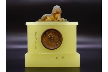 ジャンク品　昭和初期　東洋時計株式会社(TOYO CLOCK FACTORY)　ゼンマイ式　雄々しいライオンの装飾から威厳を感じる置時計(ウランガラス、ライオン、獅子、日本製)(R-078945)　