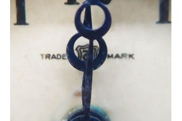 ジャンク品　昭和初期　東洋時計株式会社(TOYO CLOCK FACTORY)　ゼンマイ式　雄々しいライオンの装飾から威厳を感じる置時計(ウランガラス、ライオン、獅子、日本製)(R-078945)　