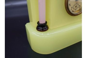 ジャンク品　昭和初期　東洋時計株式会社(TOYO CLOCK FACTORY)　ゼンマイ式　雄々しいライオンの装飾から威厳を感じる置時計(ウランガラス、ライオン、獅子、日本製)(R-078945)　