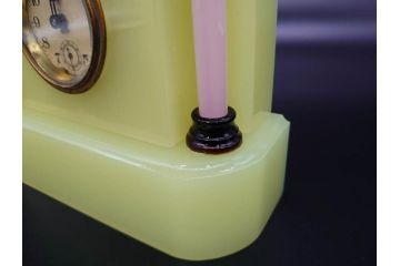 ジャンク品　昭和初期　東洋時計株式会社(TOYO CLOCK FACTORY)　ゼンマイ式　雄々しいライオンの装飾から威厳を感じる置時計(ウランガラス、ライオン、獅子、日本製)(R-078945)　
