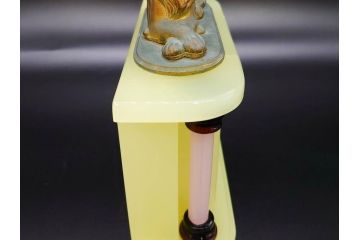 ジャンク品　昭和初期　東洋時計株式会社(TOYO CLOCK FACTORY)　ゼンマイ式　雄々しいライオンの装飾から威厳を感じる置時計(ウランガラス、ライオン、獅子、日本製)(R-078945)　