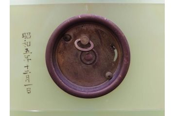 ジャンク品　昭和初期　東洋時計株式会社(TOYO CLOCK FACTORY)　ゼンマイ式　雄々しいライオンの装飾から威厳を感じる置時計(ウランガラス、ライオン、獅子、日本製)(R-078945)　