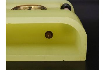 ジャンク品　昭和初期　東洋時計株式会社(TOYO CLOCK FACTORY)　ゼンマイ式　雄々しいライオンの装飾から威厳を感じる置時計(ウランガラス、ライオン、獅子、日本製)(R-078945)　