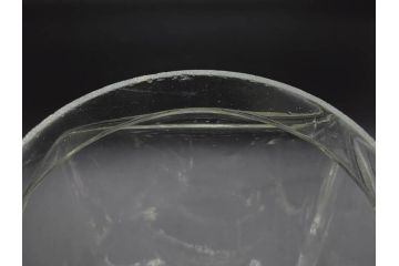 アンティーク雑貨　当時物　デッドストック　アルミ蓋　レトロな雰囲気を醸し出すガラス瓶3個セット(角型、角瓶、キャニスター、ガラスビン、菓子瓶、硝子、フタ付き、小物入れ、ディスプレイ雑貨、古道具、店舗什器)(R-078946)