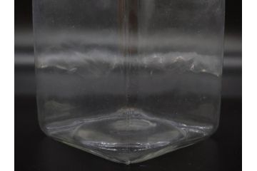 アンティーク雑貨　当時物　デッドストック　アルミ蓋　レトロな雰囲気を醸し出すガラス瓶3個セット(角型、角瓶、キャニスター、ガラスビン、菓子瓶、硝子、フタ付き、小物入れ、ディスプレイ雑貨、古道具、店舗什器)(R-078946)