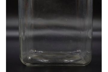 アンティーク雑貨　当時物　デッドストック　アルミ蓋　様々な用途に使えるガラス瓶3個セット(角型、角瓶、キャニスター、ガラスビン、菓子瓶、硝子、フタ付き、小物入れ、ディスプレイ雑貨、古道具、店舗什器)(R-078947)