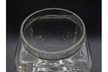 アンティーク雑貨　当時物　デッドストック　アルミ蓋　様々な用途に使えるガラス瓶3個セット(角型、角瓶、キャニスター、ガラスビン、菓子瓶、硝子、フタ付き、小物入れ、ディスプレイ雑貨、古道具、店舗什器)(R-078947)