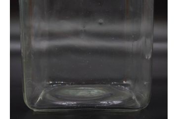 アンティーク雑貨　当時物　デッドストック　アルミ蓋　様々な用途に使えるガラス瓶3個セット(角型、角瓶、キャニスター、ガラスビン、菓子瓶、硝子、フタ付き、小物入れ、ディスプレイ雑貨、古道具、店舗什器)(R-078947)