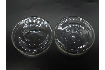 昭和初期　当時物　未使用　ロート　シャーレ　薬瓶　蓋付きガラス瓶　時代がかった味のあるガラス瓶など10個セット(ペトリ皿、メディシンボトル、実験器具、じょうご、漏斗、硝子、ビン、NAGAOKAGARASU&CO)(R-078948)