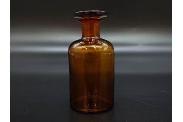 昭和初期　当時物　未使用　ロート　シャーレ　薬瓶　蓋付きガラス瓶　時代がかった味のあるガラス瓶など10個セット(ペトリ皿、メディシンボトル、実験器具、じょうご、漏斗、硝子、ビン、NAGAOKAGARASU&CO)(R-078948)