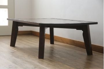 中古　軽井沢彫り　深い木の色味と桜の彫りが美しい座卓(ローテーブル、センターテーブル、リビングテーブル)(R-078953)