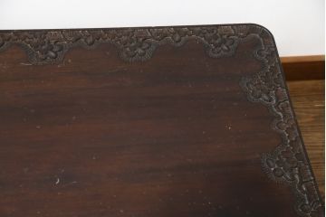 中古　軽井沢彫り　深い木の色味と桜の彫りが美しい座卓(ローテーブル、センターテーブル、リビングテーブル)(R-078953)