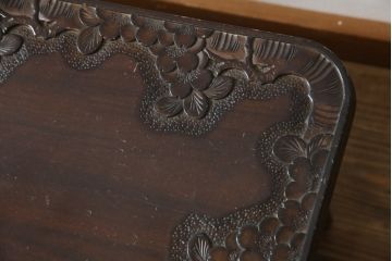 中古　軽井沢彫り　深い木の色味と桜の彫りが美しい座卓(ローテーブル、センターテーブル、リビングテーブル)(R-078953)