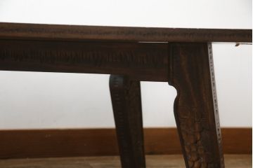 中古　軽井沢彫り　深い木の色味と桜の彫りが美しい座卓(ローテーブル、センターテーブル、リビングテーブル)(R-078953)