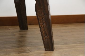 中古　軽井沢彫り　深い木の色味と桜の彫りが美しい座卓(ローテーブル、センターテーブル、リビングテーブル)(R-078953)