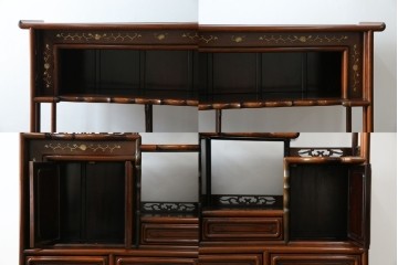 和製ビンテージ　花梨(カリン)材　螺鈿(ラデン)　象嵌入り　上品な佇まいで和の雰囲気を引き立てる飾り棚　(R-078955)