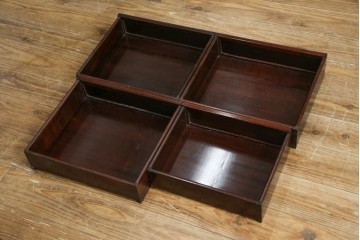 和製ビンテージ　花梨(カリン)材　螺鈿(ラデン)　象嵌入り　上品な佇まいで和の雰囲気を引き立てる飾り棚　(R-078955)