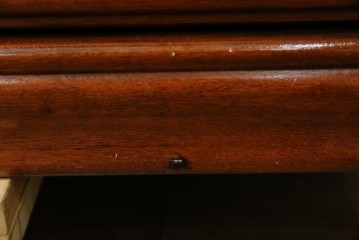 和製ビンテージ　花梨(カリン)材　螺鈿(ラデン)　象嵌入り　上品な佇まいで和の雰囲気を引き立てる飾り棚　(R-078955)