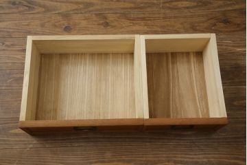和製ビンテージ　美品　屋久杉　優しい色合いと杢目が魅力的な茶箪笥(茶タンス、収納棚、戸棚、茶棚、飾り棚、キャビネット、ヴィンテージ)(定価約30万円)(R-078956)