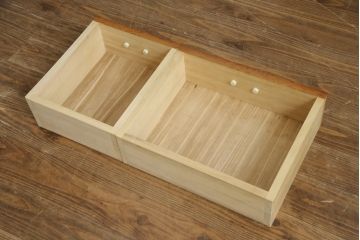 和製ビンテージ　美品　屋久杉　優しい色合いと杢目が魅力的な茶箪笥(茶タンス、収納棚、戸棚、茶棚、飾り棚、キャビネット、ヴィンテージ)(定価約30万円)(R-078956)