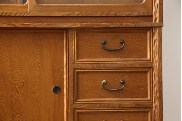 和製ビンテージ　美品　屋久杉　優しい色合いと杢目が魅力的な茶箪笥(茶タンス、収納棚、戸棚、茶棚、飾り棚、キャビネット、ヴィンテージ)(定価約30万円)(R-078956)
