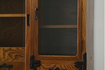 中古　岩谷堂箪笥　力強い杢目と黒々とした金具が迫力ある茶箪笥　(R-078957)
