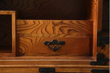 中古　伝統民芸　岩谷堂箪笥　力強い杢目と金具が迫力のある茶棚(茶箪笥、収納棚、戸棚、食器棚、引き出し、上下バラ売り可能)(R-078957)