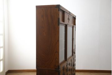 中古　伝統民芸　岩谷堂箪笥　力強い杢目と金具が迫力のある茶棚(茶箪笥、収納棚、戸棚、食器棚、引き出し、上下バラ売り可能)(R-078957)