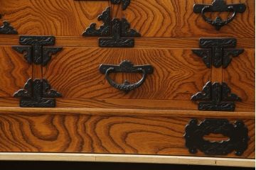 中古　伝統民芸　岩谷堂箪笥　力強い杢目と金具が迫力のある茶棚(茶箪笥、収納棚、戸棚、食器棚、引き出し、上下バラ売り可能)(R-078957)