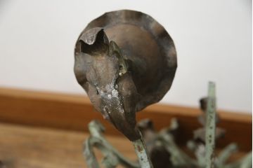 フランスアンティーク　ロートアイアン製　華やかな装飾が目を引くキャンドルシャンデリア(キャンドルスタンド、蝋燭台、ろうそく立て、天井照明、吊り下げ照明、ペンダントライト)(R-078961)