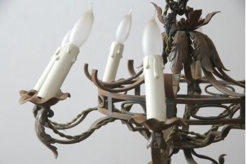 フランスアンティーク　ロートアイアン製　クラシカルなデザインが素敵なシャンデリア(天井照明、吊り下げ照明、ペンダントライト、蝋燭型、キャンドル型)(R-078962)