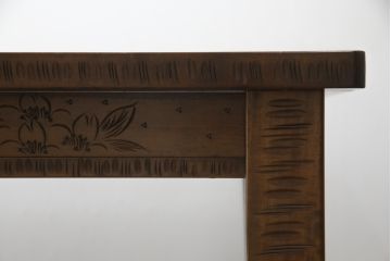 中古　美品　軽井沢彫り 贅沢な総彫り仕上げのダイニングテーブル(4人掛け、6人掛け、食卓)(定価約80万円)(R-078963)