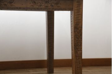 中古　美品　軽井沢彫り 贅沢な総彫り仕上げのダイニングテーブル(4人掛け、6人掛け、食卓)(定価約80万円)(R-078963)