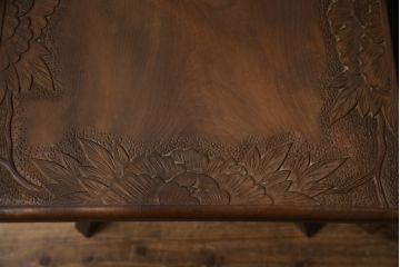 中古　美品　軽井沢彫り　牡丹　葡萄(ブドウ)　贅沢な総彫り仕上げのダイニングチェア4脚セット(板座チェア、アームレスチェア、椅子、イス)(R-078964)