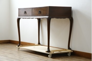 イギリスアンティーク　ウォルナット材の落ち着いた色味が素敵な猫脚コンソールデスク　(R-078971)