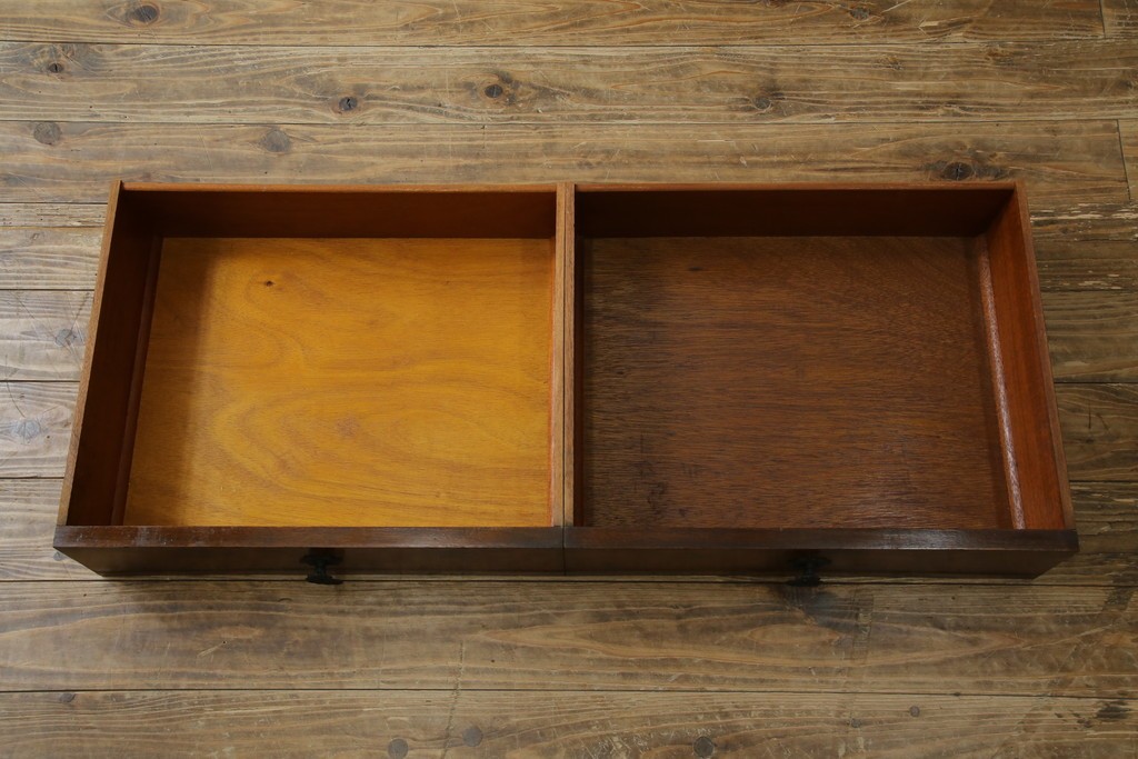 イギリスアンティーク　ウォルナット材の落ち着いた色味が素敵な猫脚コンソールデスク　(R-078971)